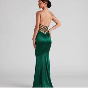 NWT Windsor Hunter Green Satin Gown